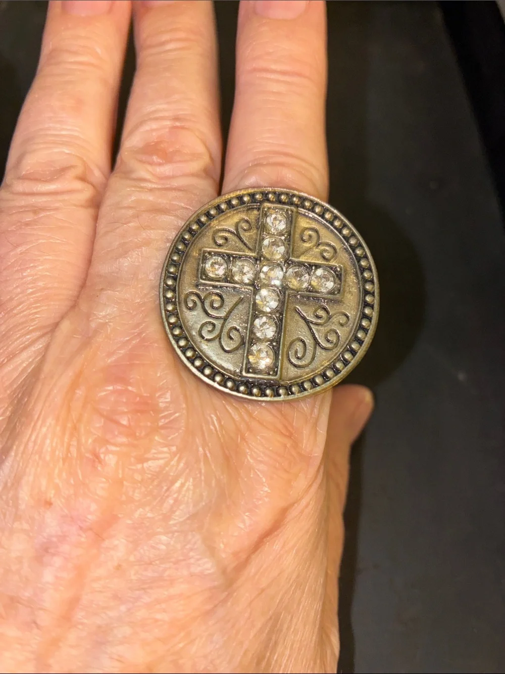 Vintage-Inspired Bronze Cross Accent Ring - Brown/Gold